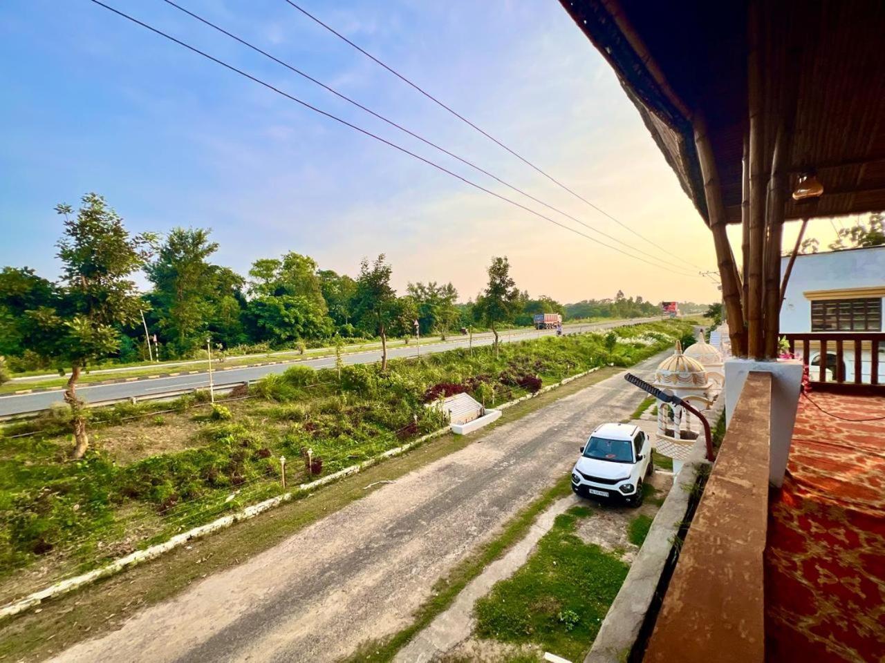 La Pahi Palace- Banquet And Resort Sakri East Экстерьер фото