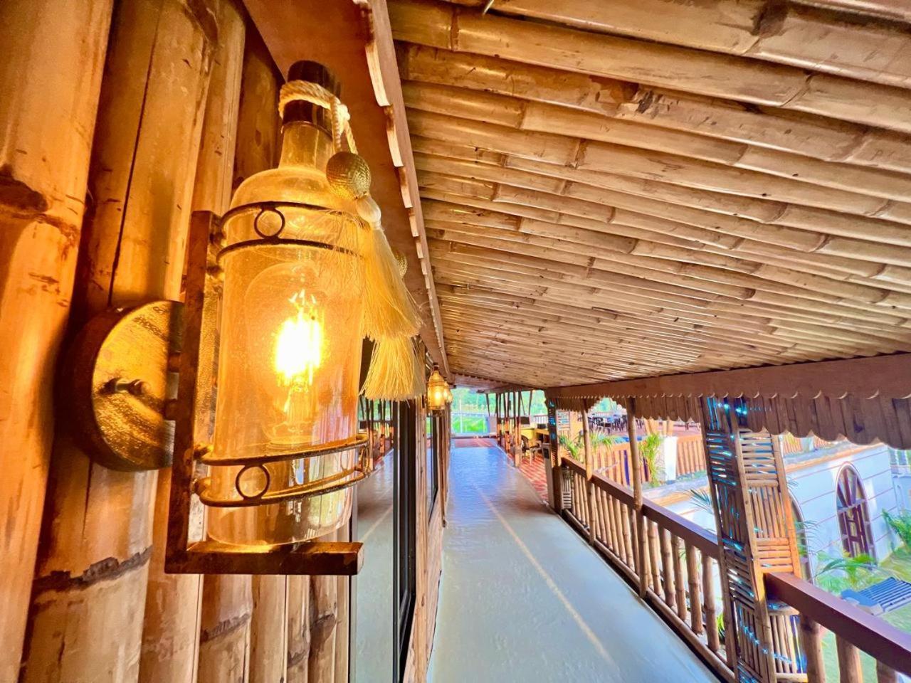 La Pahi Palace- Banquet And Resort Sakri East Экстерьер фото