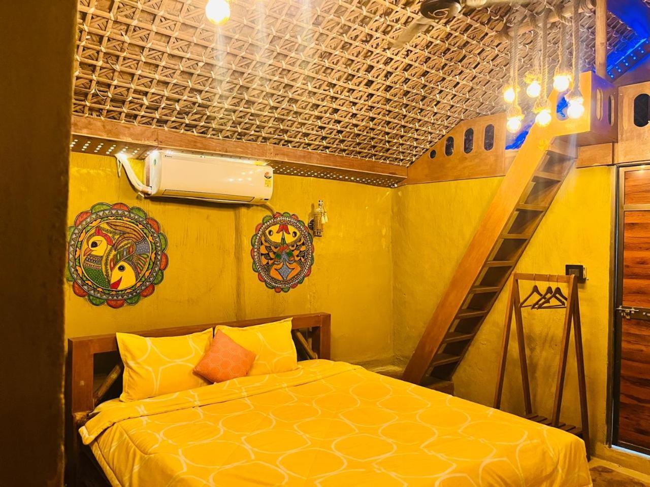 La Pahi Palace- Banquet And Resort Sakri East Экстерьер фото